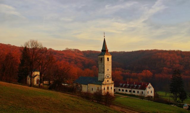 Manastir Lepavina